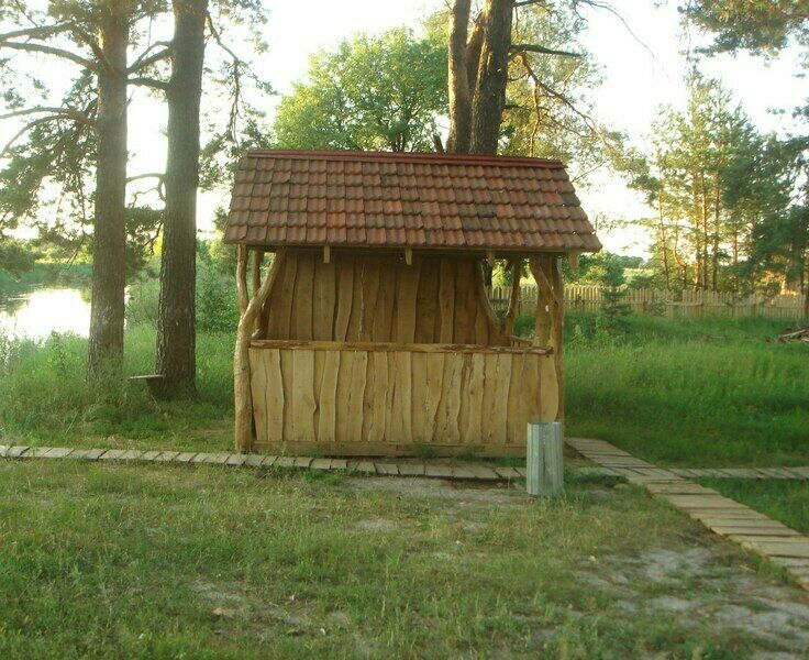 Беседка рядом с домом