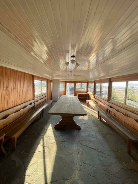 Беседка у озера