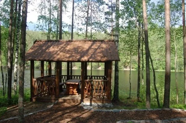 Беседка возле озера | Аврора клуб, Ленинградская область