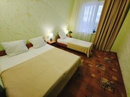 3-х местный «Стандарт». 4 этаж, Гостевой дом Альпийский двор, Джемете