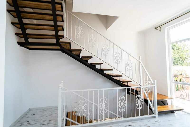 Холл | Милана, Сухумский район