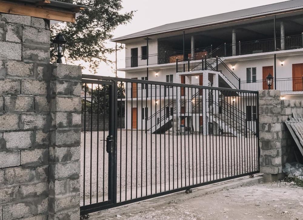 Внешний вид | Crown, Гагрский район