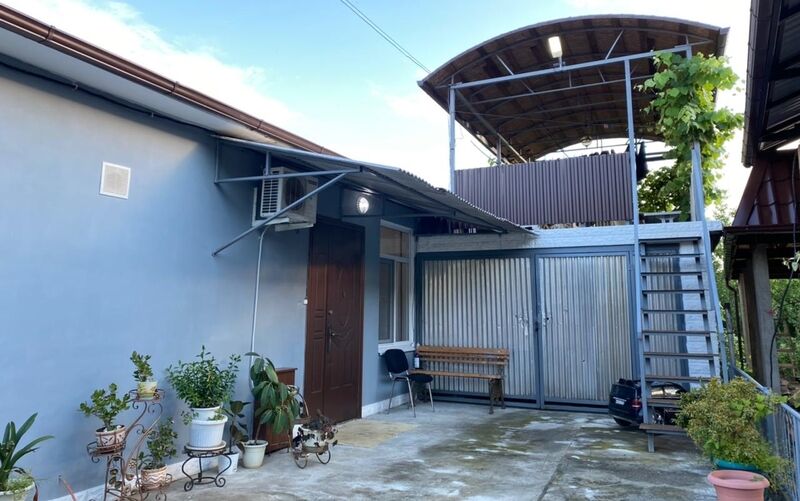 Двор | Дом на Очаленко 7, Сухумский район