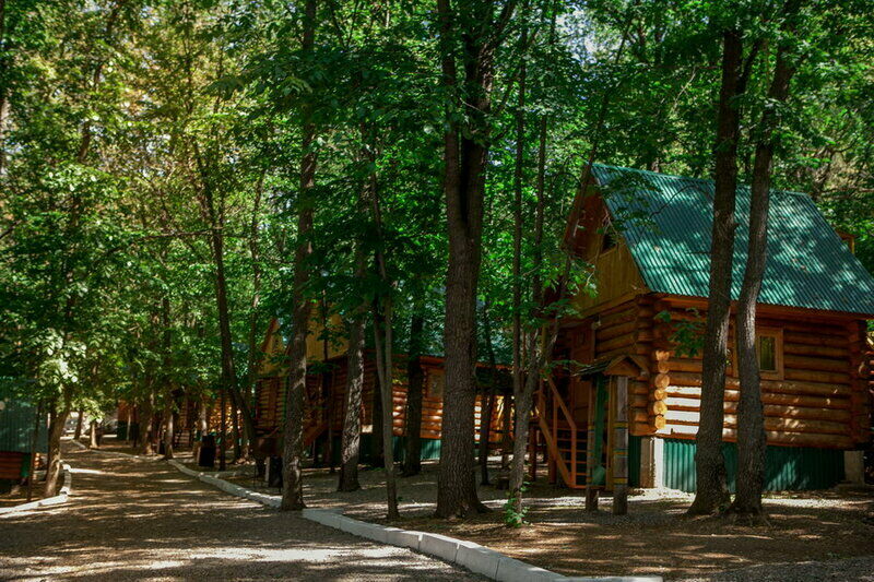 Территория в тени деревьев | Робинзон, Республика Башкортостан