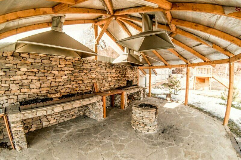 Зона барбекю | Рябиновые бусы, Республика Адыгея