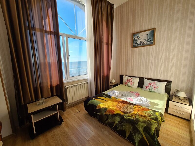 Стандартный 3-местный 1-комнатный (с видом на море) (7)