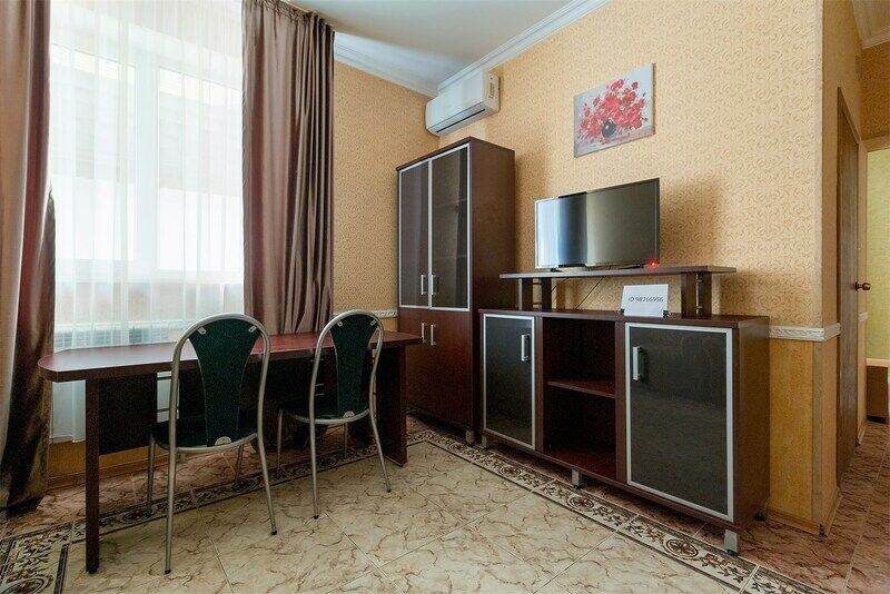 Семейный 2-комнатный 1 этаж