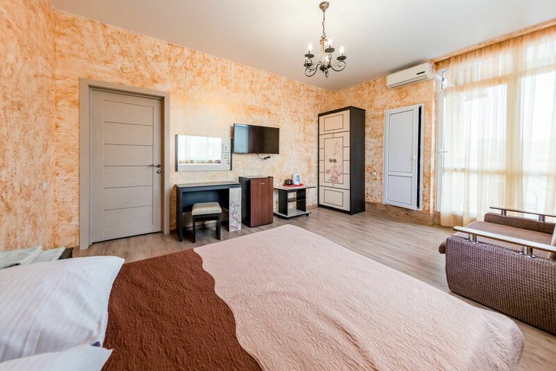 Апартаменты 4-местные (с балконом)