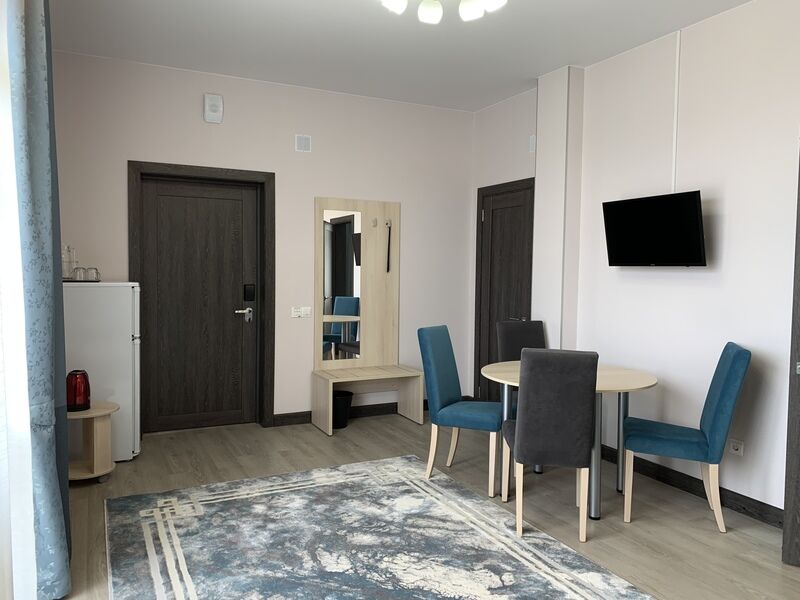 Люкс 4-местный 2-комнатный