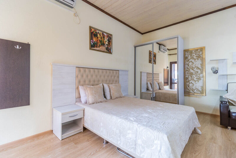 Студия 4-местный 1-комнатный (с кухней)