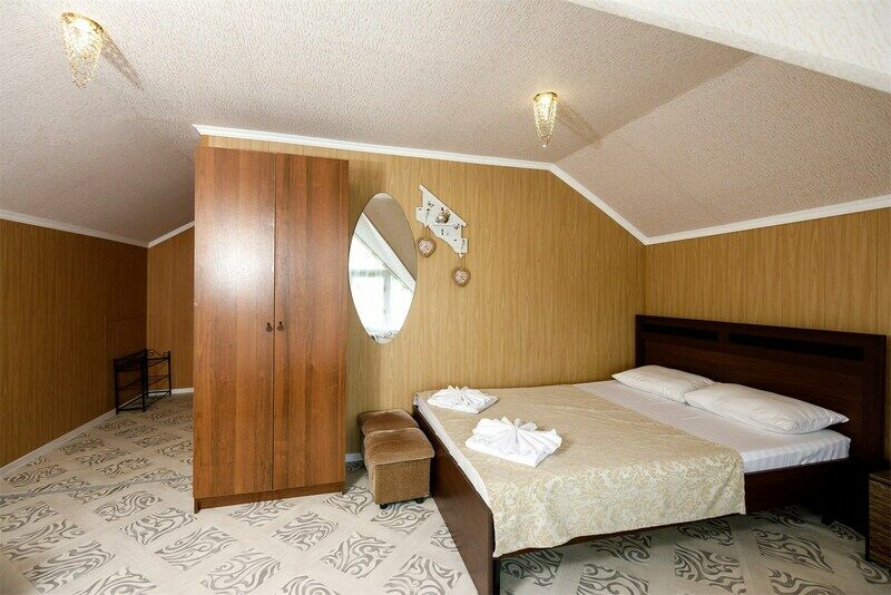 Стандартный 4-местный (мансарда)