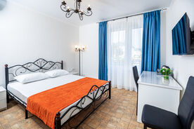 Стандарт 2-местный с балконом, Гостевой дом Три восьмерки, Геленджик