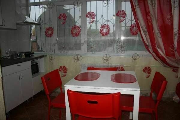 На кухне можно приготовить и покушать. | Ласточкино гнездо, Краснодарский край