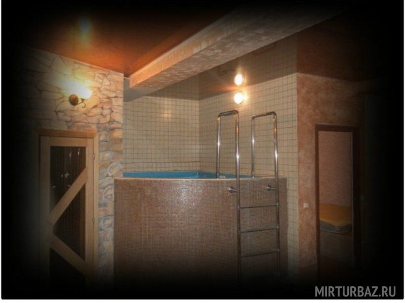 Баня оборудованна бассейном.