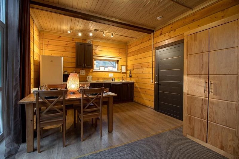 Коттедж 4-местный 2-комнатный (Люкс)