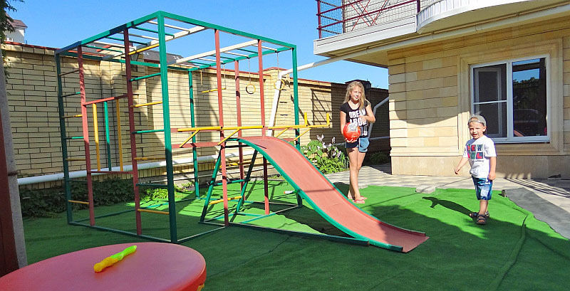 Детская площадка на территории. | Патра, Краснодарский край