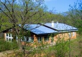 Кирпичный корпус, База отдыха Аврора, Бухта Витязь