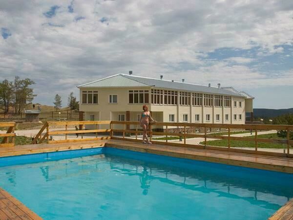 Возле басейна | Зама, Иркутская область