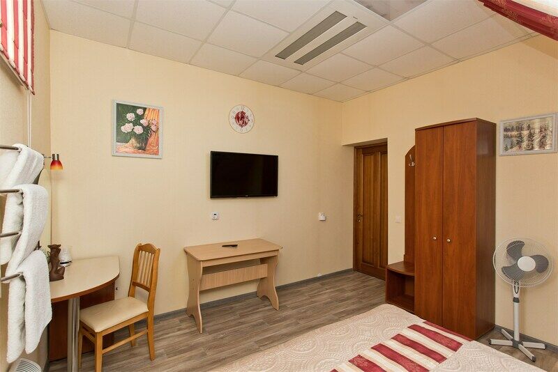 «Три клена» гостевой дом