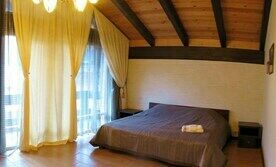 Коттедж, Коттеджный комплекс Хомутовский дворик, Эстосадок