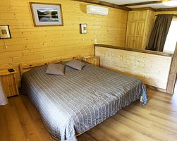 Двухместный номер Standard двуспальная кровать, База отдыха Времена года, Питкярантский