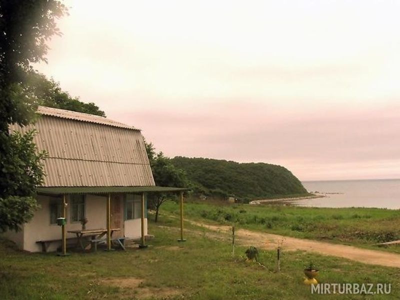 На берегу | Де-Ливрон, Приморский край