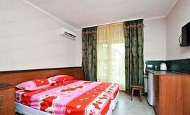 Полулюкс, Гостевой дом Четыре сезона, Геленджик