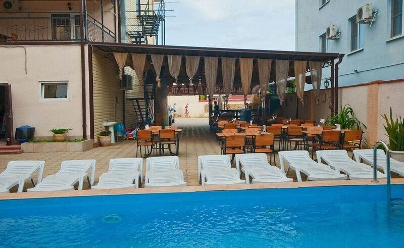 Двор | Золотая лилия, Краснодарский край