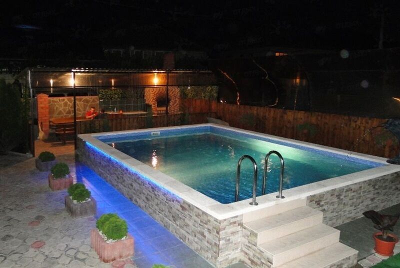 Бассейн ночью | Владис, Краснодарский край