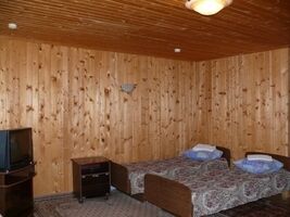 Двухместный номер в доме № 4, База отдыха Чардым-Дубрава, село Чардым