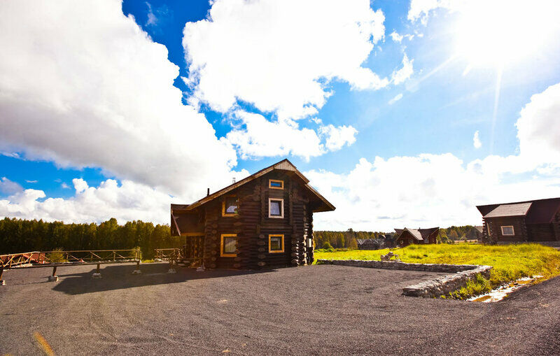 Коттедж 10-местный 5-комнатный «Изба Боярская»