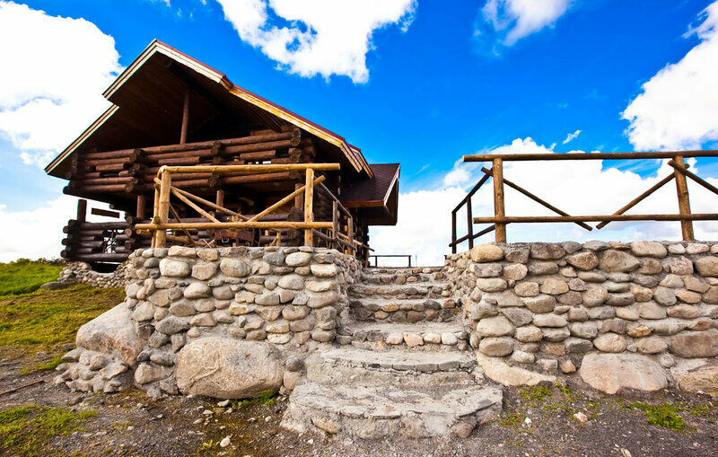 Коттедж 10-местный 5-комнатный «Изба Боярская»