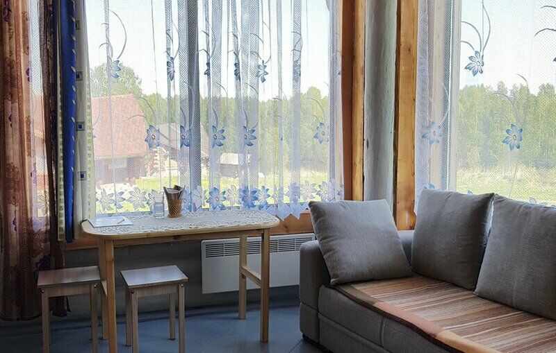 Коттедж 5-местный 2-комнатный «Изба Лубяная»