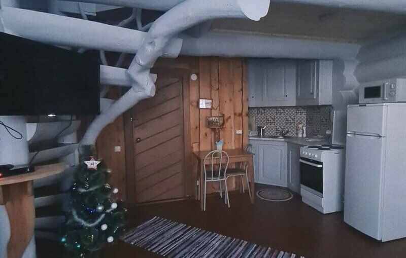 Коттедж 6-местный 3-комнатный «Изба Солнечная»