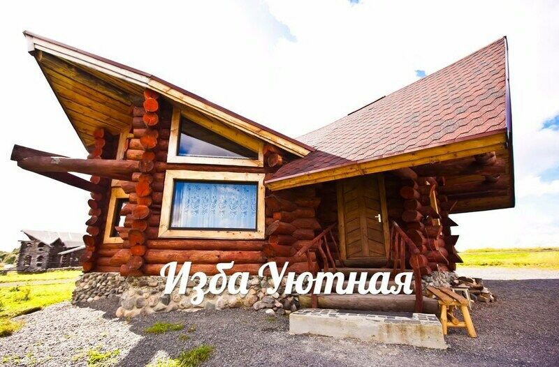 Коттедж 7-местный 2-комнатный «Изба Уютная»