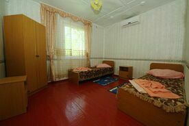 Кирпичный коттедж, База отдыха Рубин, Должанская