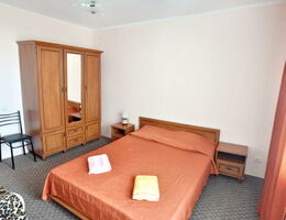 Люкс 2-x комнатный улучшенный - корпус 3, №6, База отдыха Орлиное гнездо, Балаклава