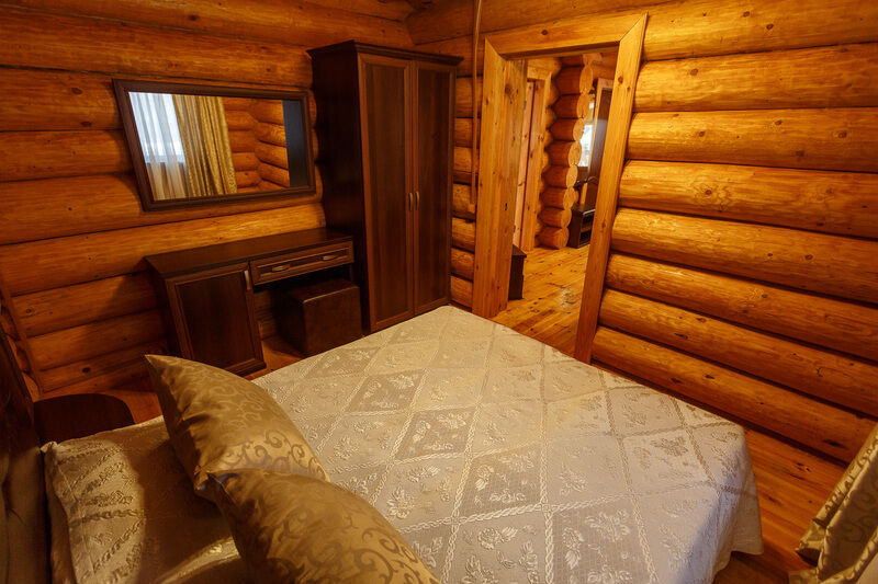 Люкс 3-местный 3-комнатный (в Зеркальном срубе)