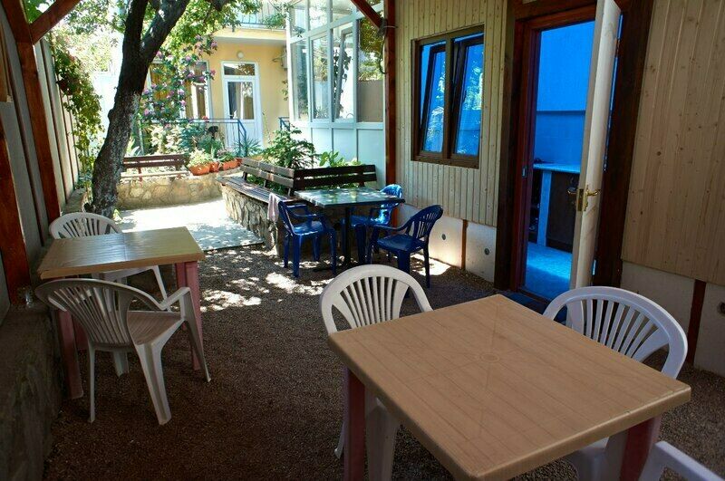 Дворик | Людмила, Крым