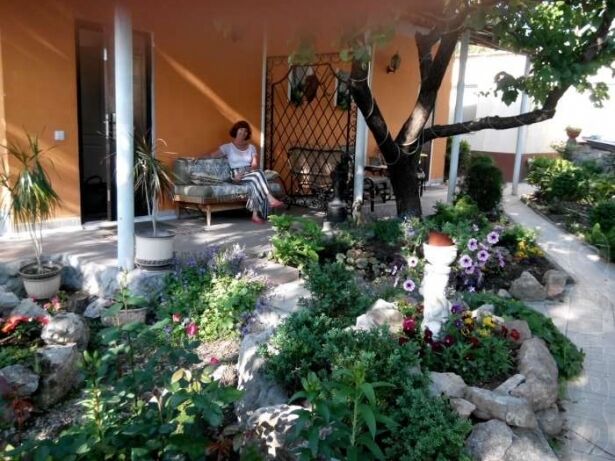 Дворик | Мальвина, Крым