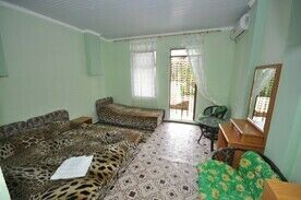 Полулюкс, Гостевой дом Казантипская хижина, Ленинский район