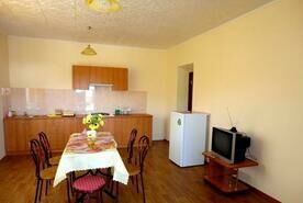 Номер двухкомнатный с кухней, Гостевой дом Жасмин, Судак