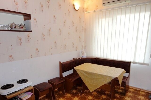 В номере | Люба, Крым