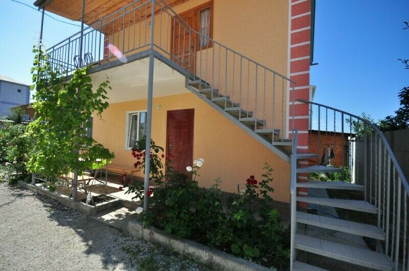 Фасад | Ильяс, Крым