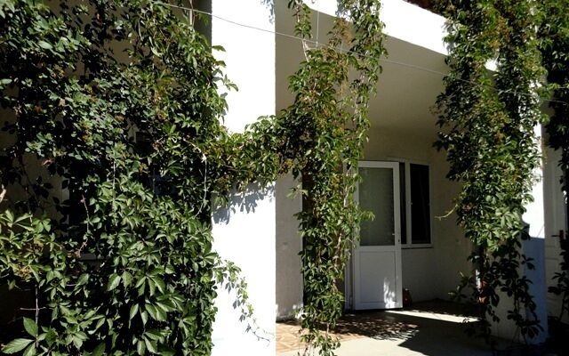 Вход в дом | У Эли, Крым