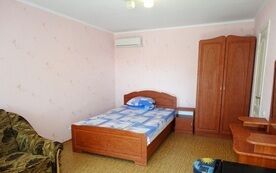 Однокомнатный номер с удобствами, Гостевой дом У Эли, Судак