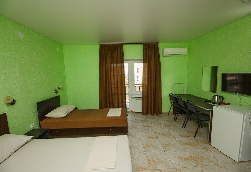 Улучшенный 3-местный 1-комнатный (с балконом)