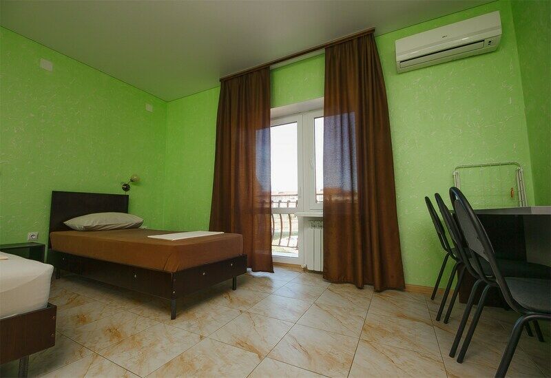 Улучшенный 3-местный 1-комнатный (с балконом)