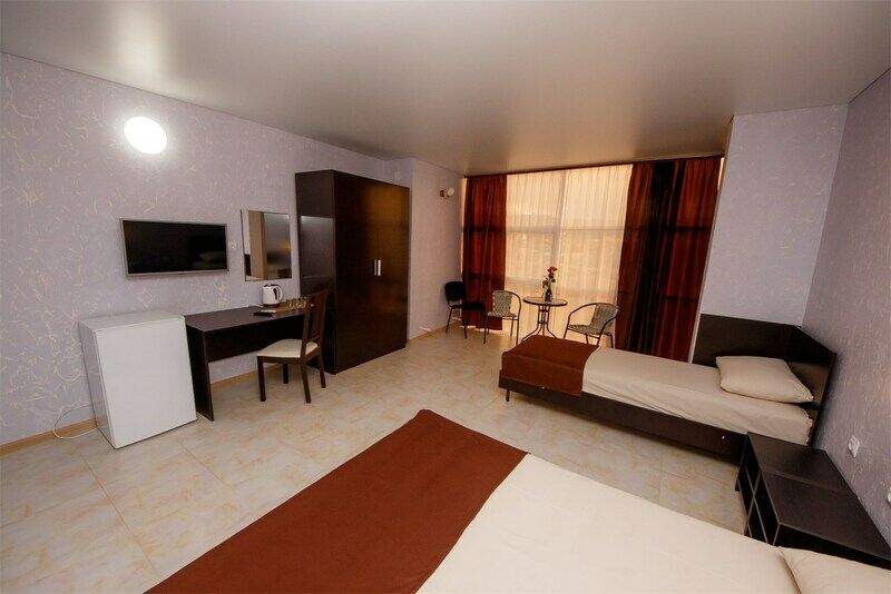 Улучшенный 3-местный 1-комнатный (с панорамными окнами)