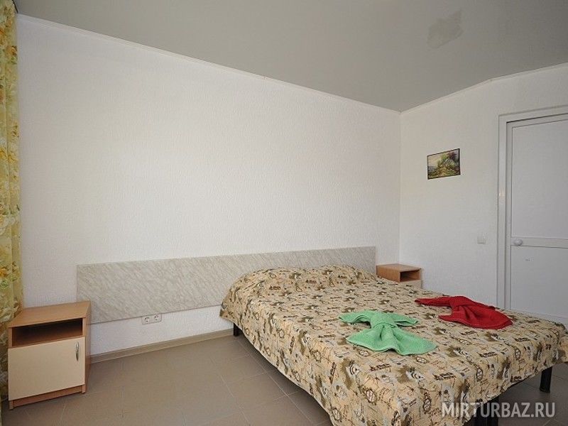 В номере | Этюд, Крым